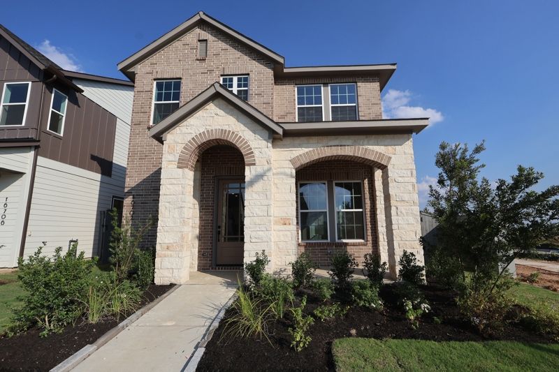 Kingspark - Jubilee - Cottages Row Collection: Hockley, Texas - David Weekley Homes