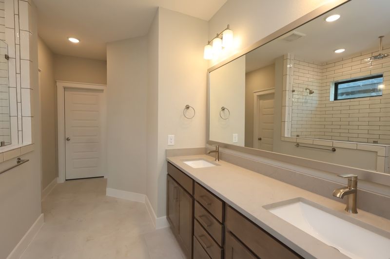 Owner's Bath