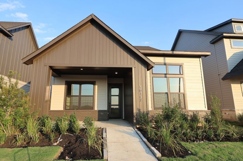 16742 Vibrant Avenue (Cody)