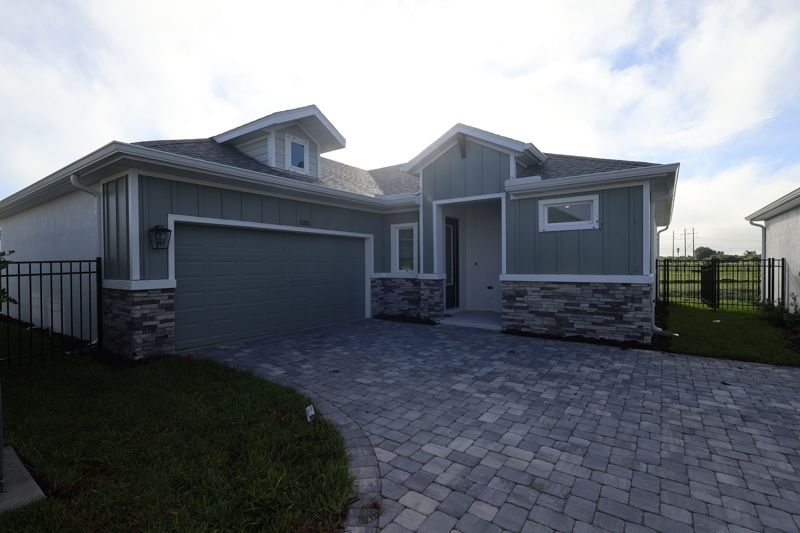 Waterset Bungalow Series por David Weekley Homes en Tampa-St. Petersburg Florida