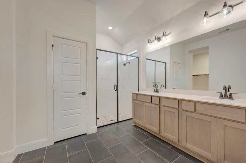 Owner's Bath