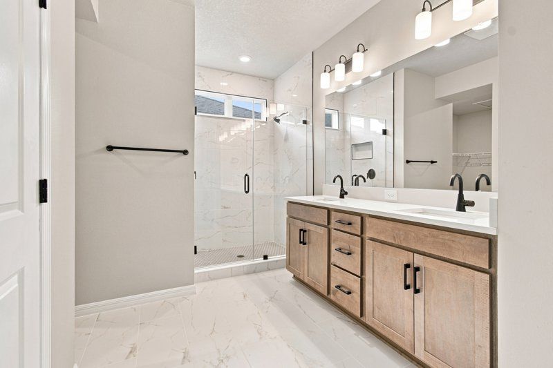 Owner's Bath