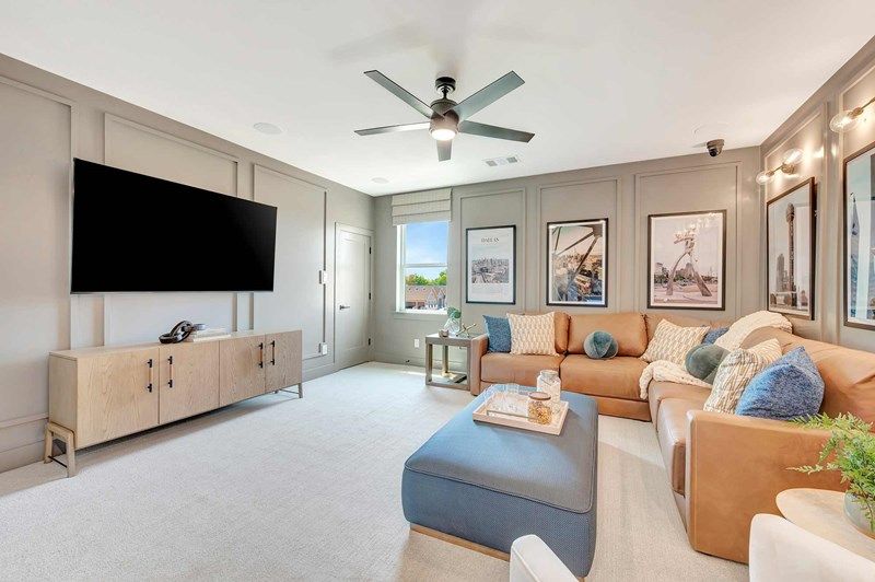 The Derek - TV Room
