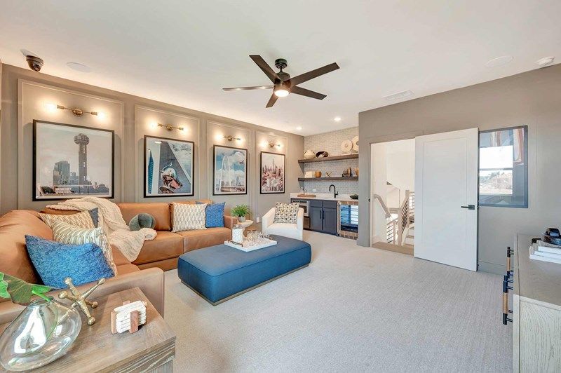 The Derek - TV Room