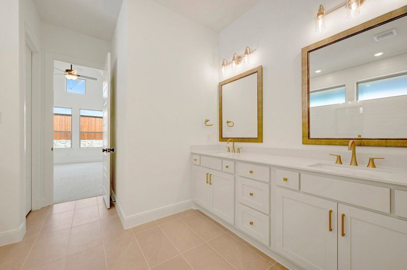 Owner's Bath