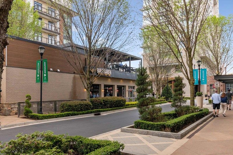 Easy Access to Avalon Mall