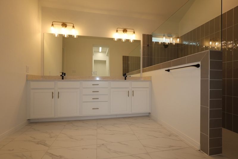 Owner's Bath