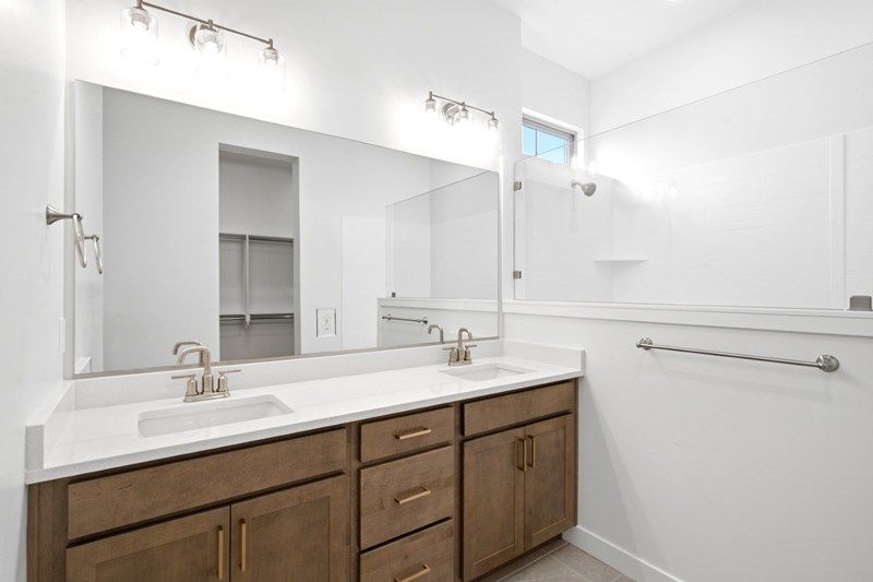 The Chisholm - Owner's Bath