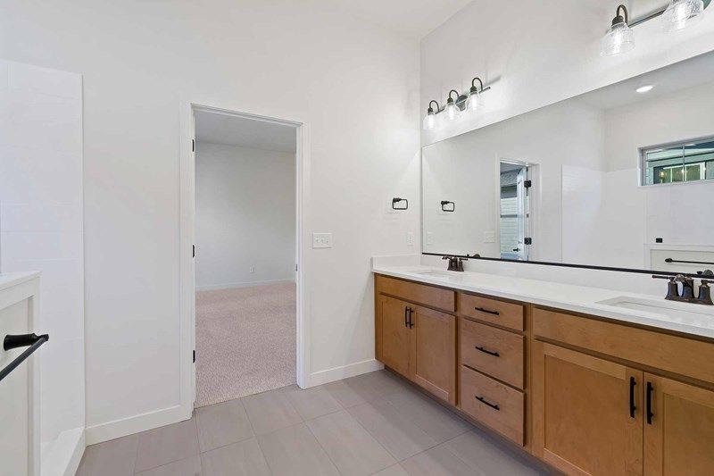 The Halstead - Owner's Bath