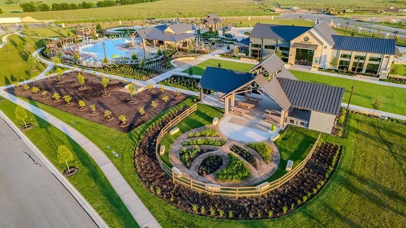 Flora - Amenity Center