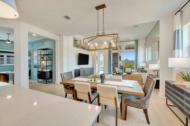 The Conroe - Dining