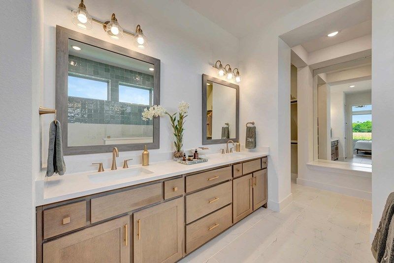 The Daisy - Owner's Bath