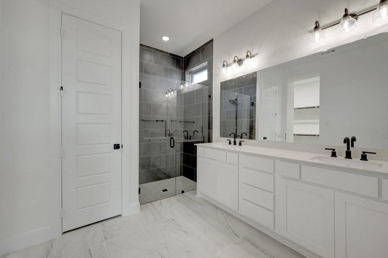 Owner's Bath