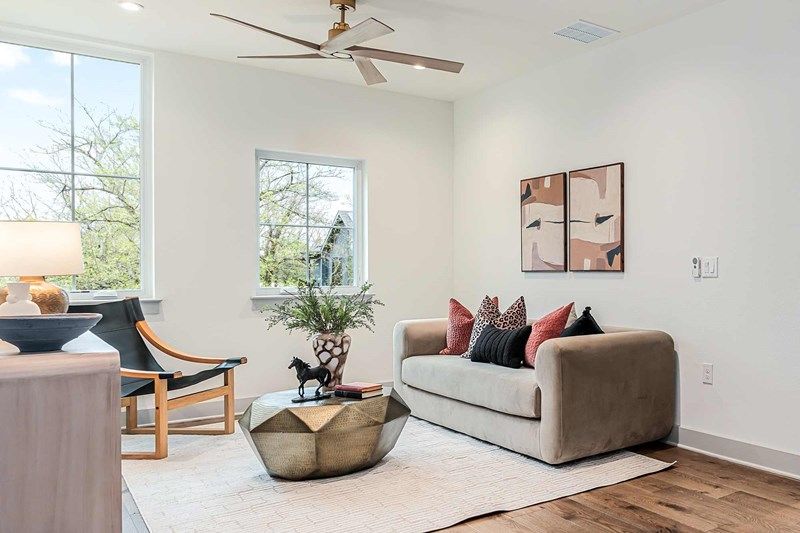 Central Living - Urban Quick Move-in Homes - Retreat