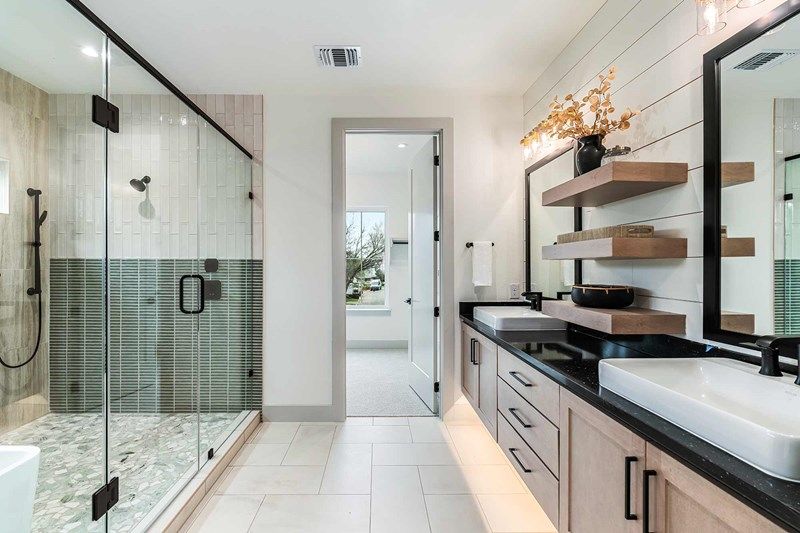 Central Living - Urban Quick Move-in Homes - Owner's Bath