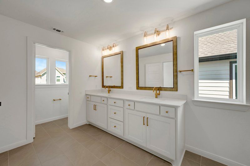 Owner's Bath