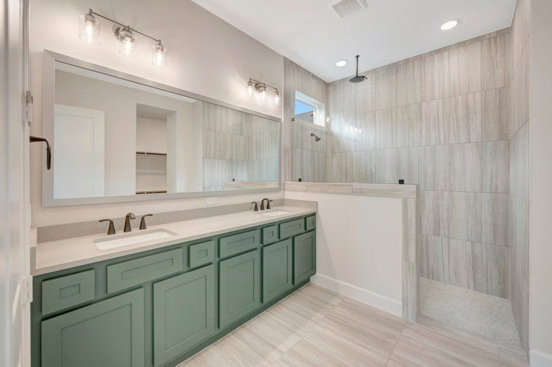 Owner's Bath