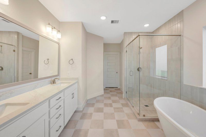 Owner's Bath