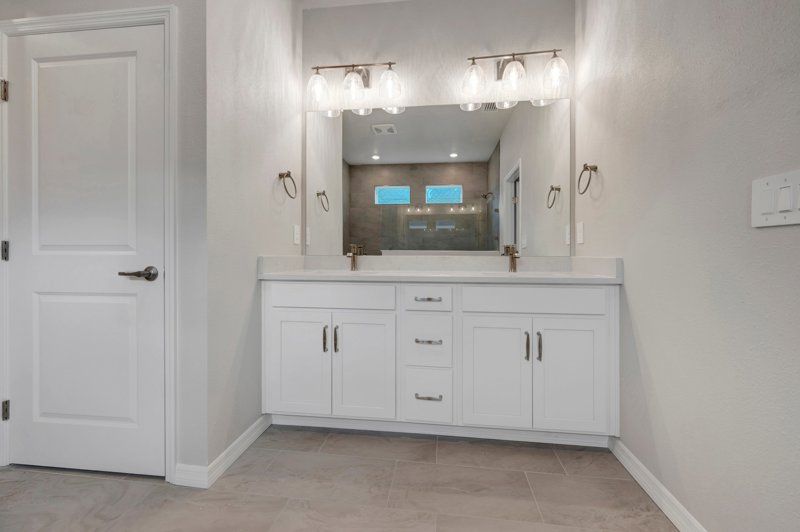 Owner's Bath