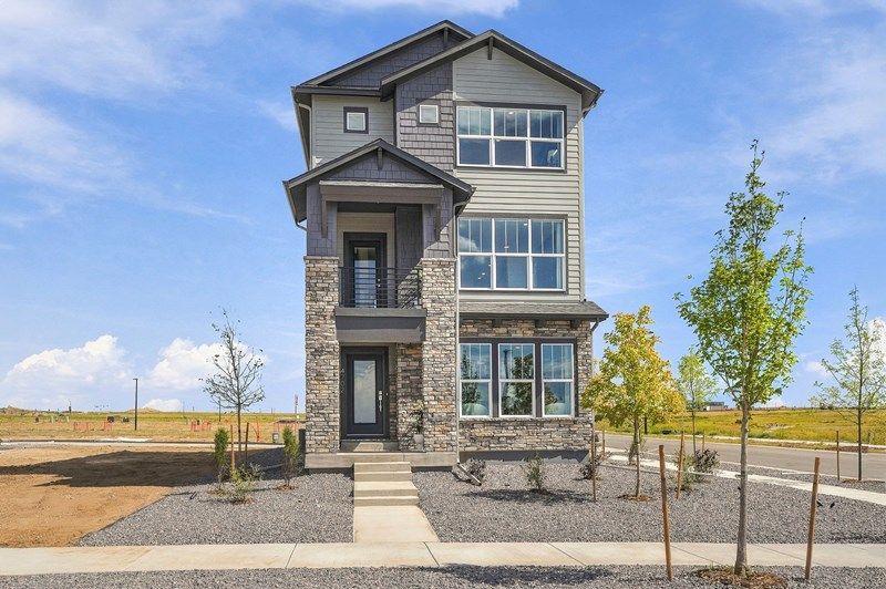 casa en The Aurora Highlands Pinnacle Collection por David Weekley Homes