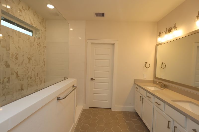 Owner's Bath