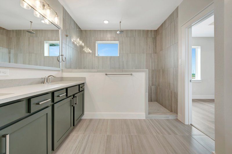 Owner's Bath