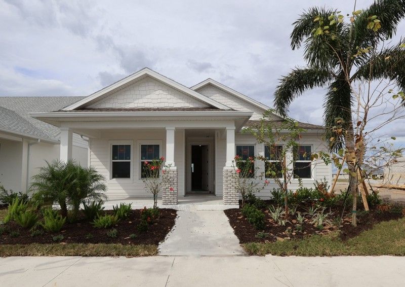 SeaFlower - Bungalow Homes por David Weekley Homes en Sarasota-Bradenton Florida