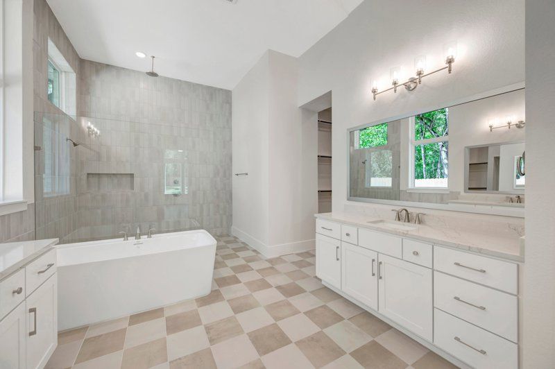 Owner's Bath