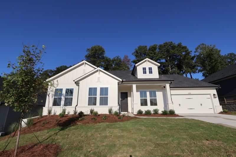 Old Mill Preserve por David Weekley Homes en Atlanta Georgia