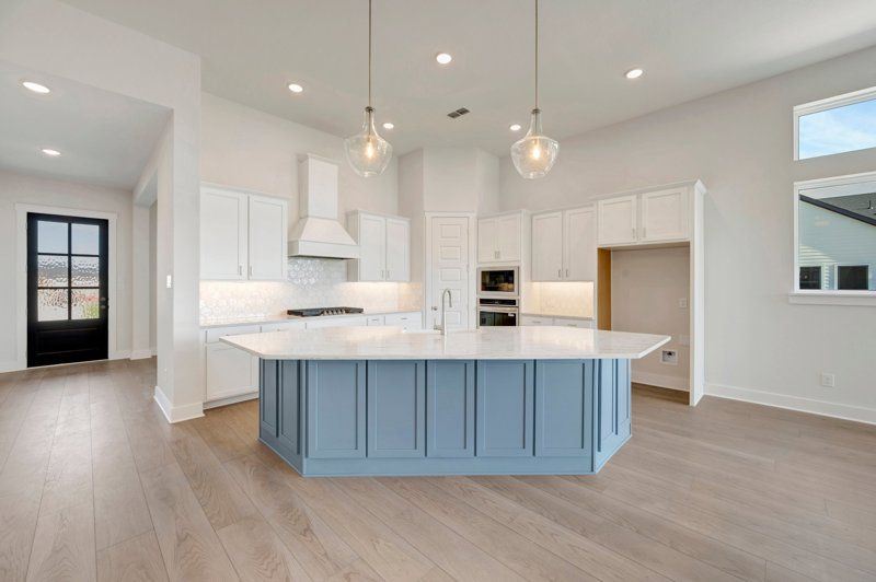 Bridgeland Central: Emerald Heights - Enclave Row Collection por David Weekley Homes en Houston Texas