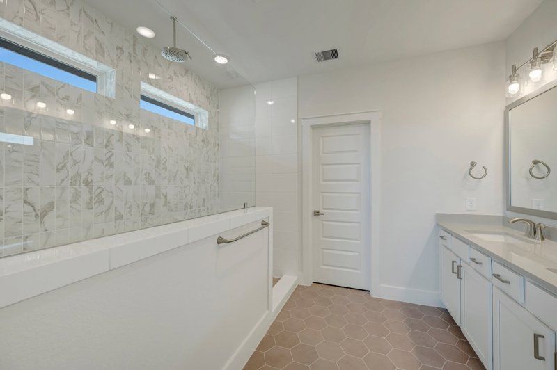 Owner's Bath