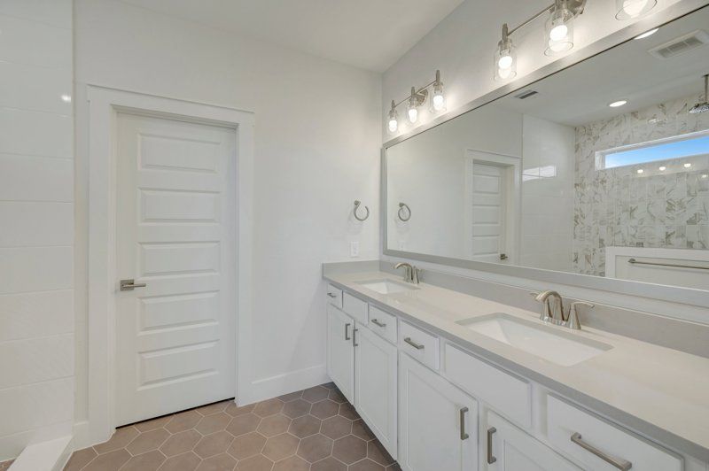 Owner's Bath