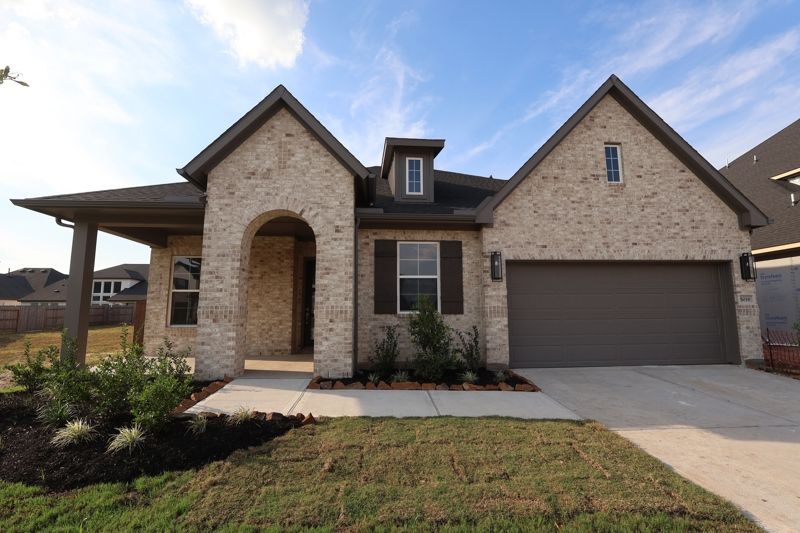 Larkspur - Brookewater - Ascent Collection: Rosenberg, Texas - David Weekley Homes