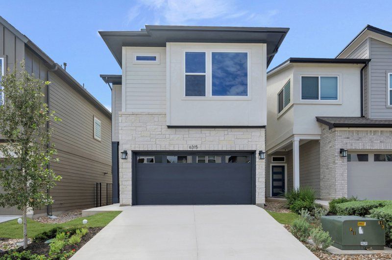 Elkhound - The Twilight at Goodnight Ranch: Austin, Texas - David Weekley Homes