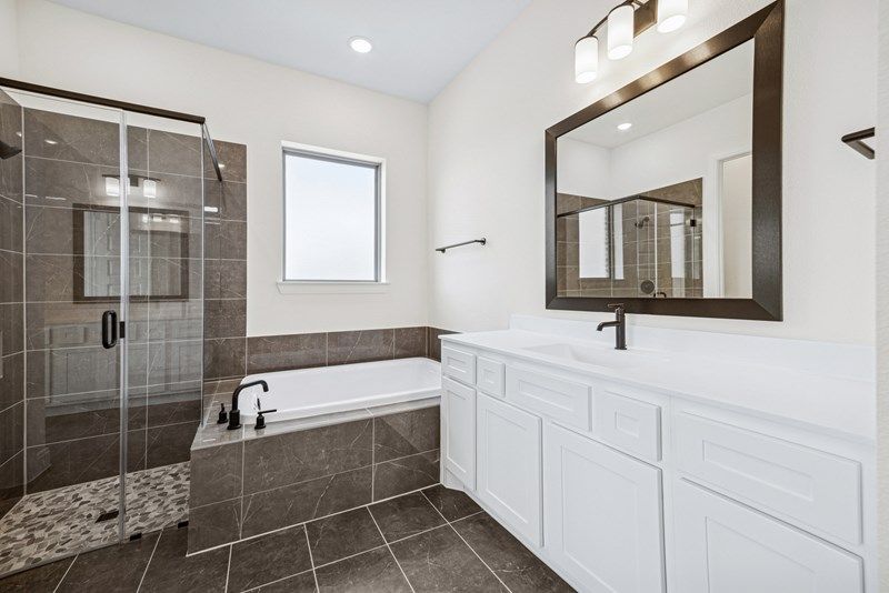 The Beverly - Owner's Bath