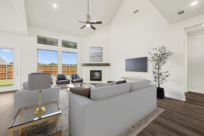 The Juno - Family Room