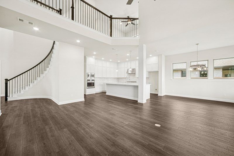 The Juno - Family Room