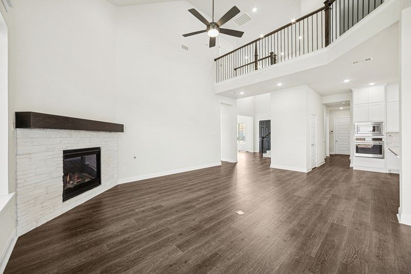 The Juno - Family Room