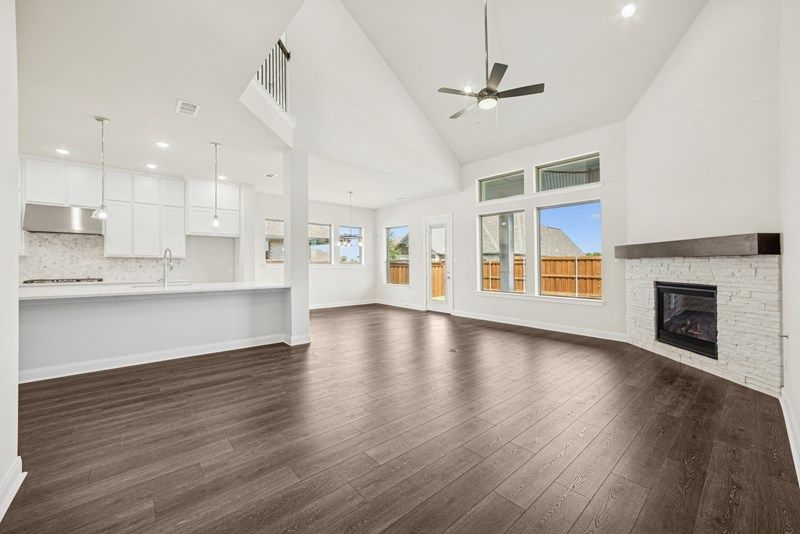 The Juno - Family Room