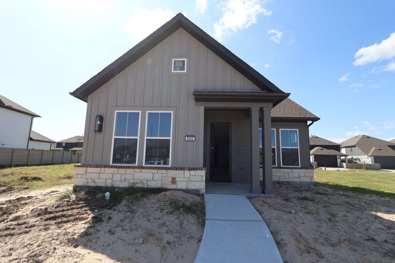 Burton - Pomona - Grove Row Collection: Manvel, Texas - David Weekley Homes