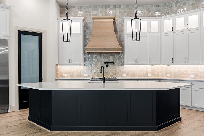 7749 Dogwood - Kitchen