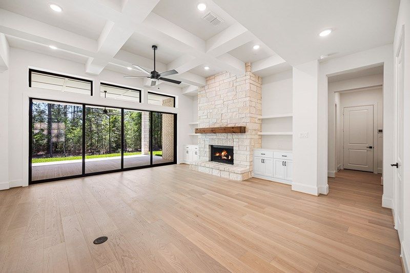 7745 Dogwood - Family Room