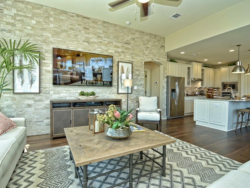 The Jewell - Family Room