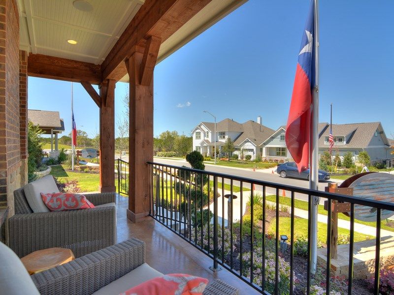 The Jewell - Front Porch