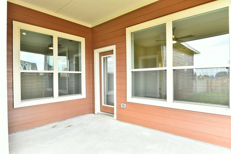 The Belville - Covered Patio