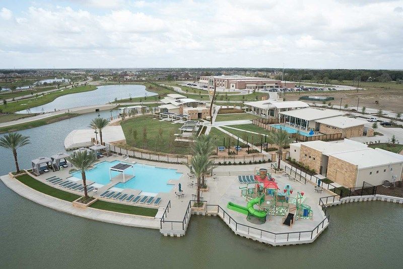 Meridiana - Amenity Center