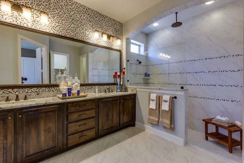 The Annabella - Owners Bath