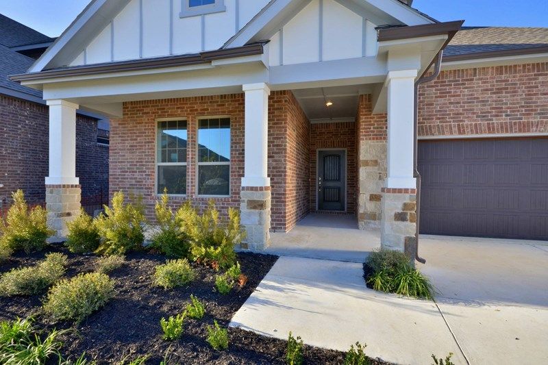 611 Long Trail. Mansfield, TX 76063