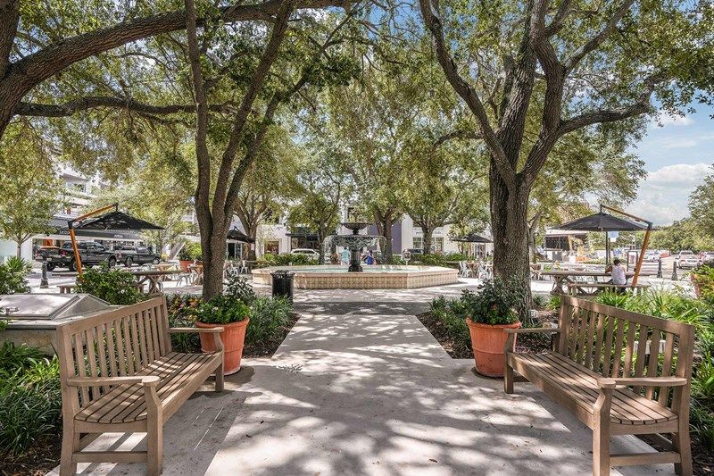 Central Living - Hyde Park Village