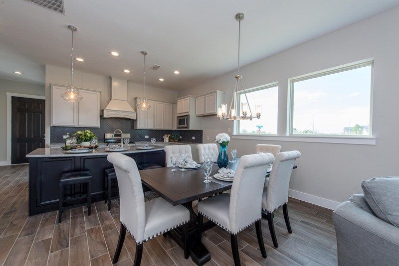 The Benefield - Dining